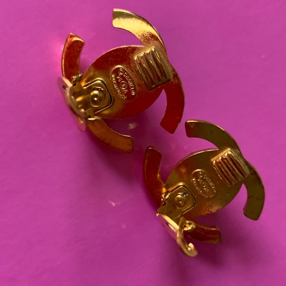 Vintage Chanel CC Turnlock Gold & Crystal Earrings - Picture 11 of 15